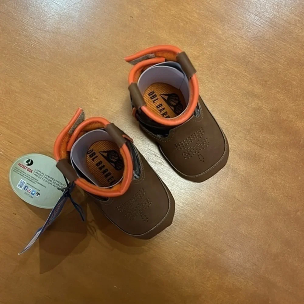 Baby buckers DBL barrel boots size one baby brand new in box 6 weeks to 3 months